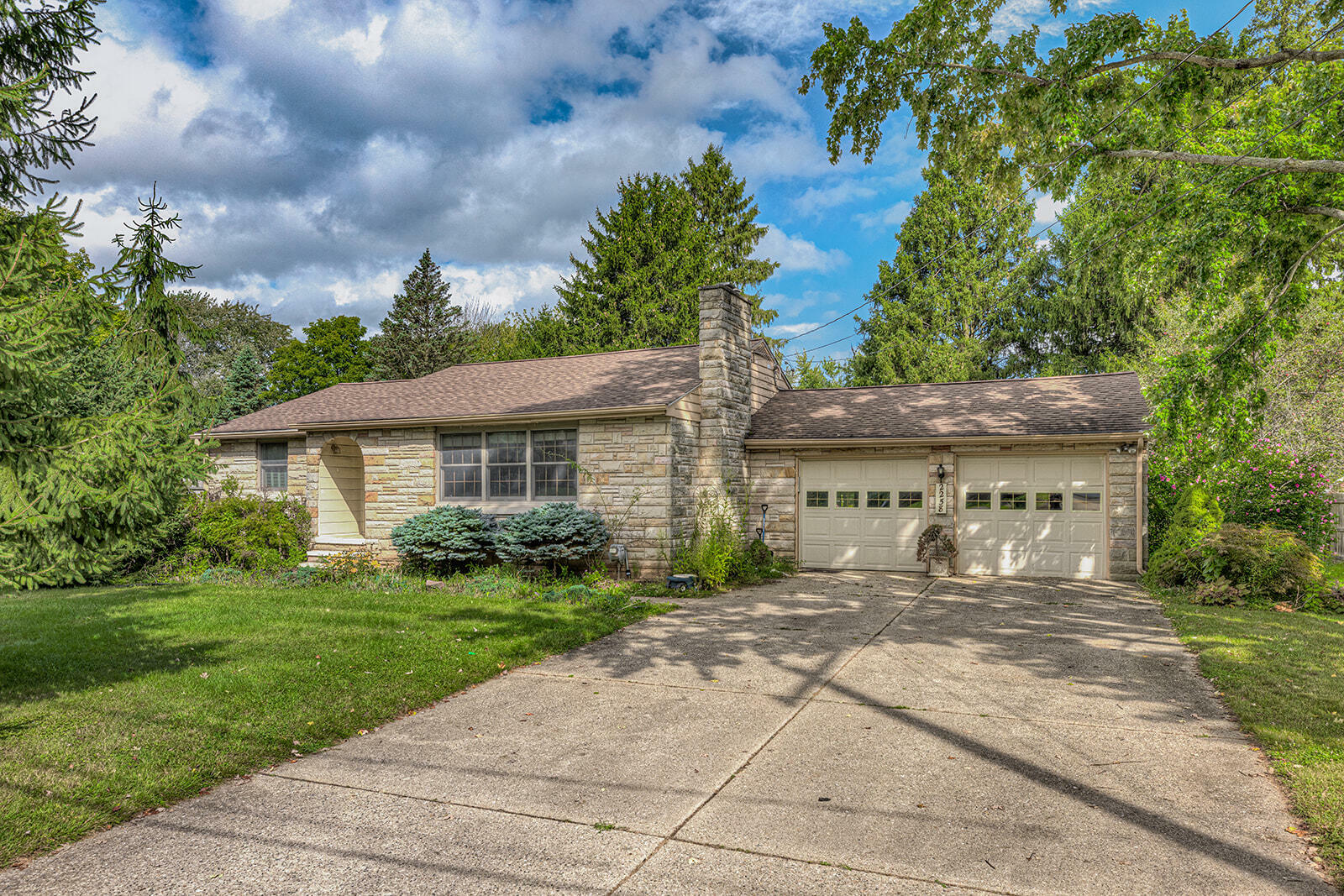 Property Photo:  2258 Saines Manor Drive  MI 49201 