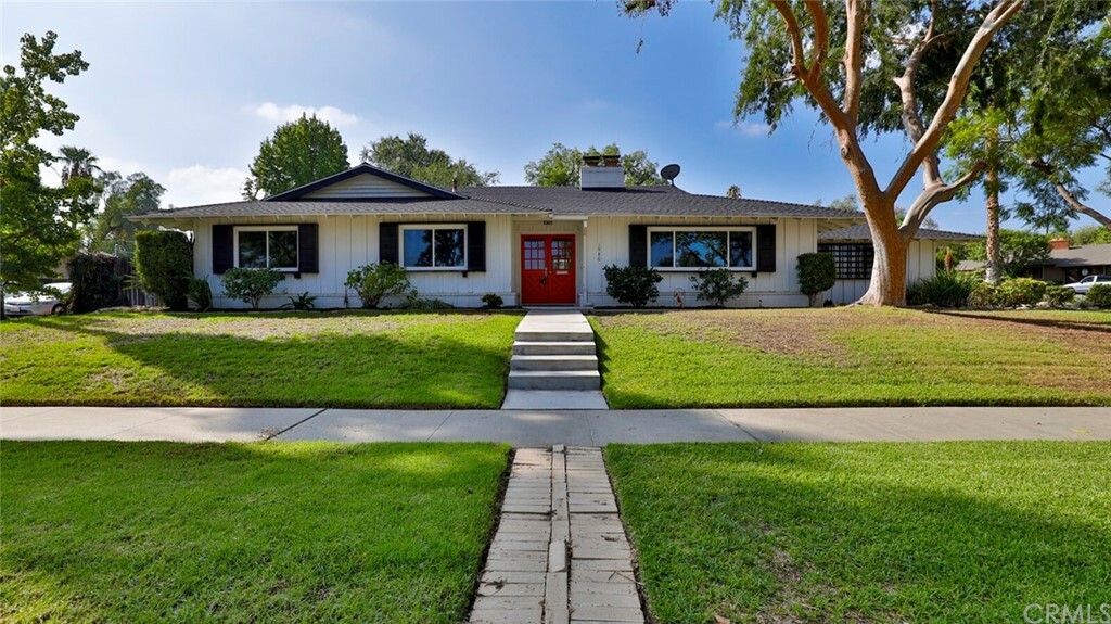 Property Photo:  1980 Longmont Street  CA 92506 