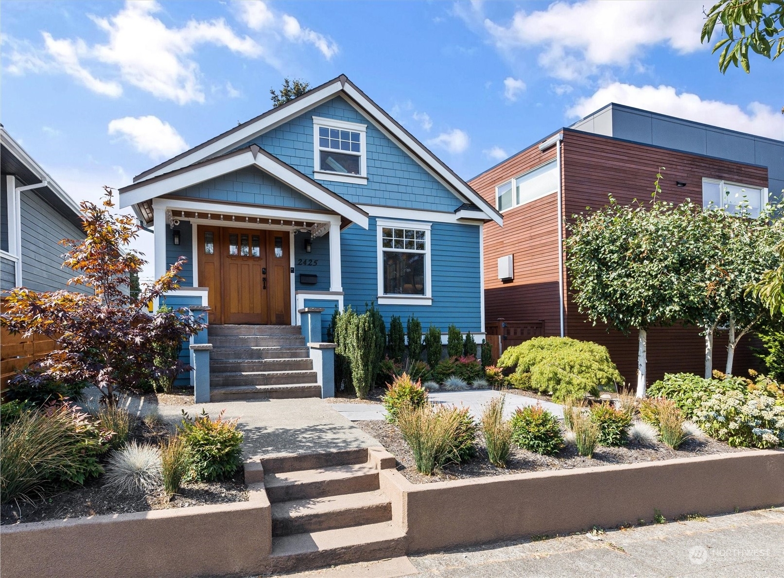 Property Photo: 2425 Queen Anne Avenue N WA 98109