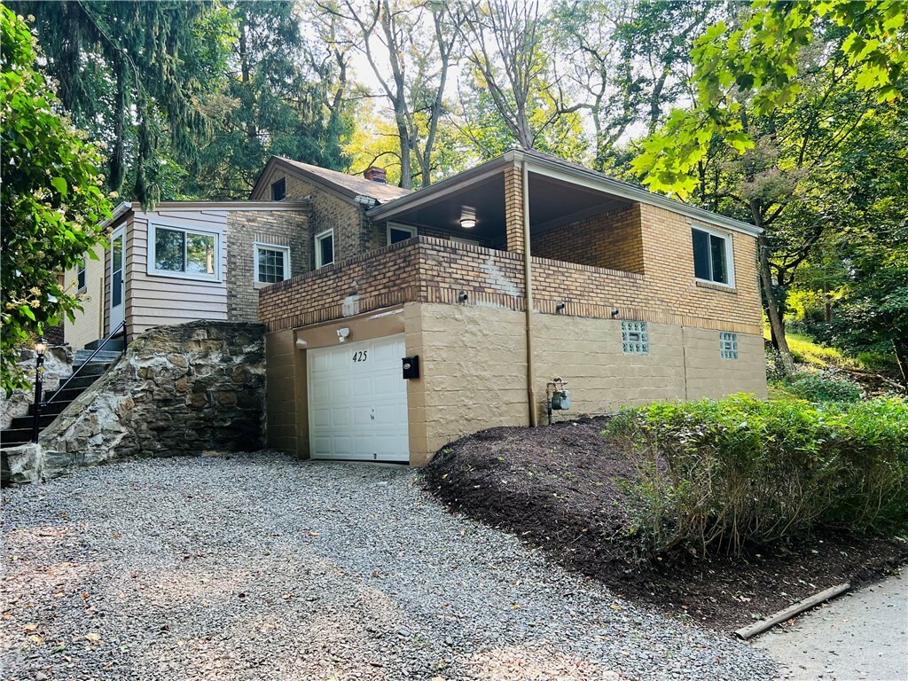 Property Photo:  425 Bon Air Rd  PA 15235 