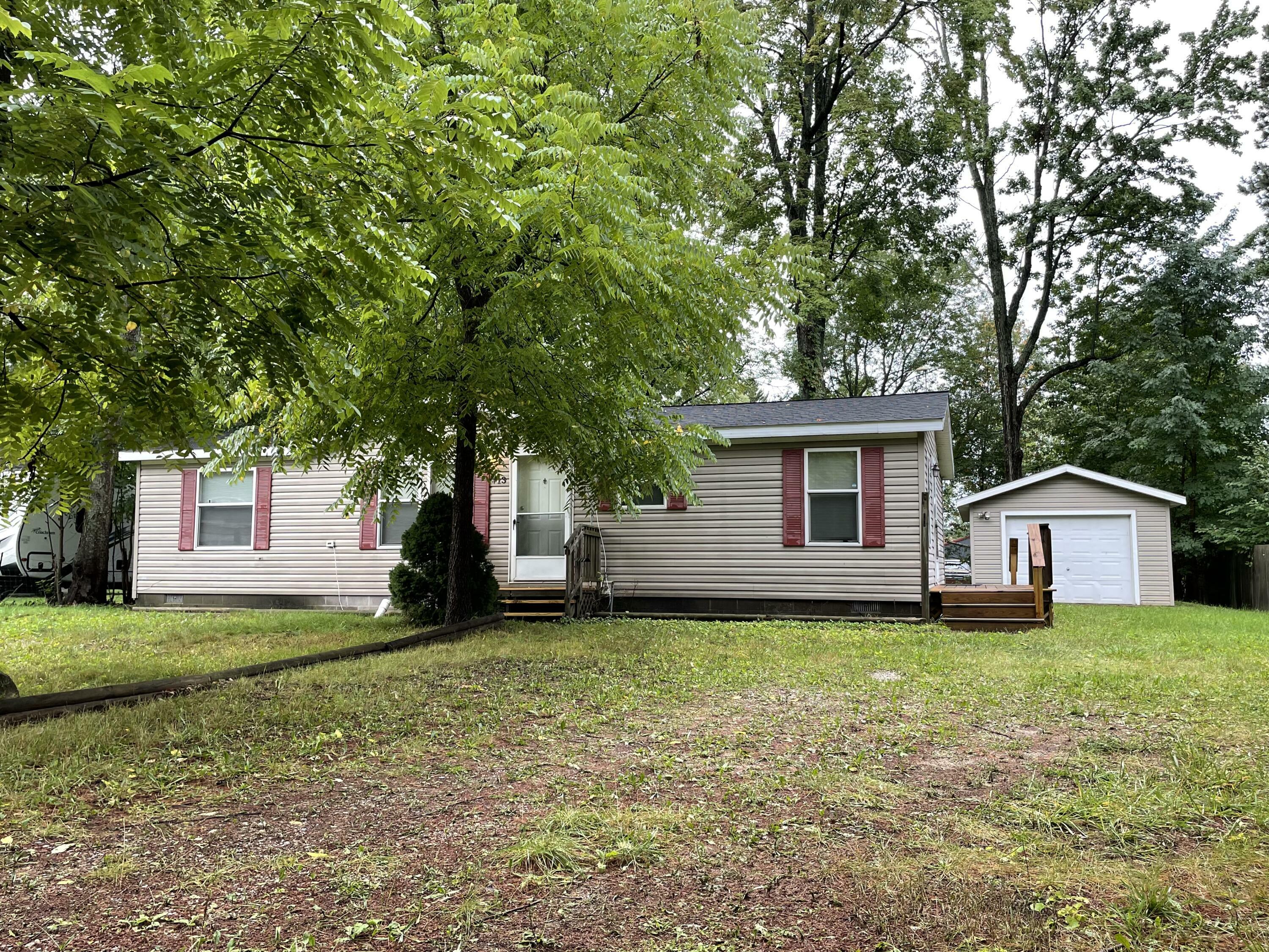 413 Beech Street  Houghton Lake MI 48629 photo