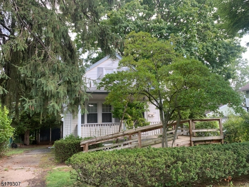 Property Photo:  426 Locust Ave  NJ 07652 