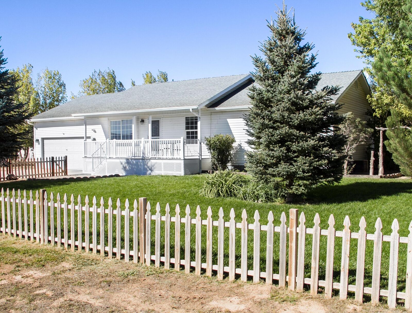 Property Photo: 4304 W 575 N UT 84721