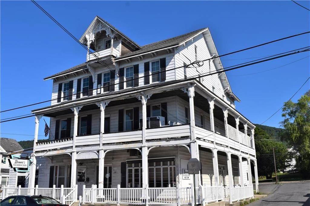 Property Photo:  201 West Main Street 2D  PA 18072 