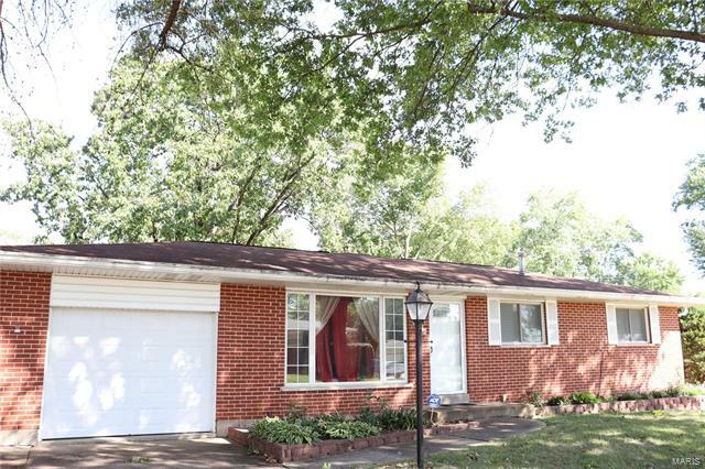 Property Photo:  8926 Hollymont Drive  MO 63123 