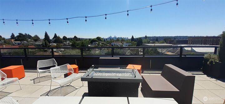 Property Photo: 1601 N 45th Street 209 WA 98103