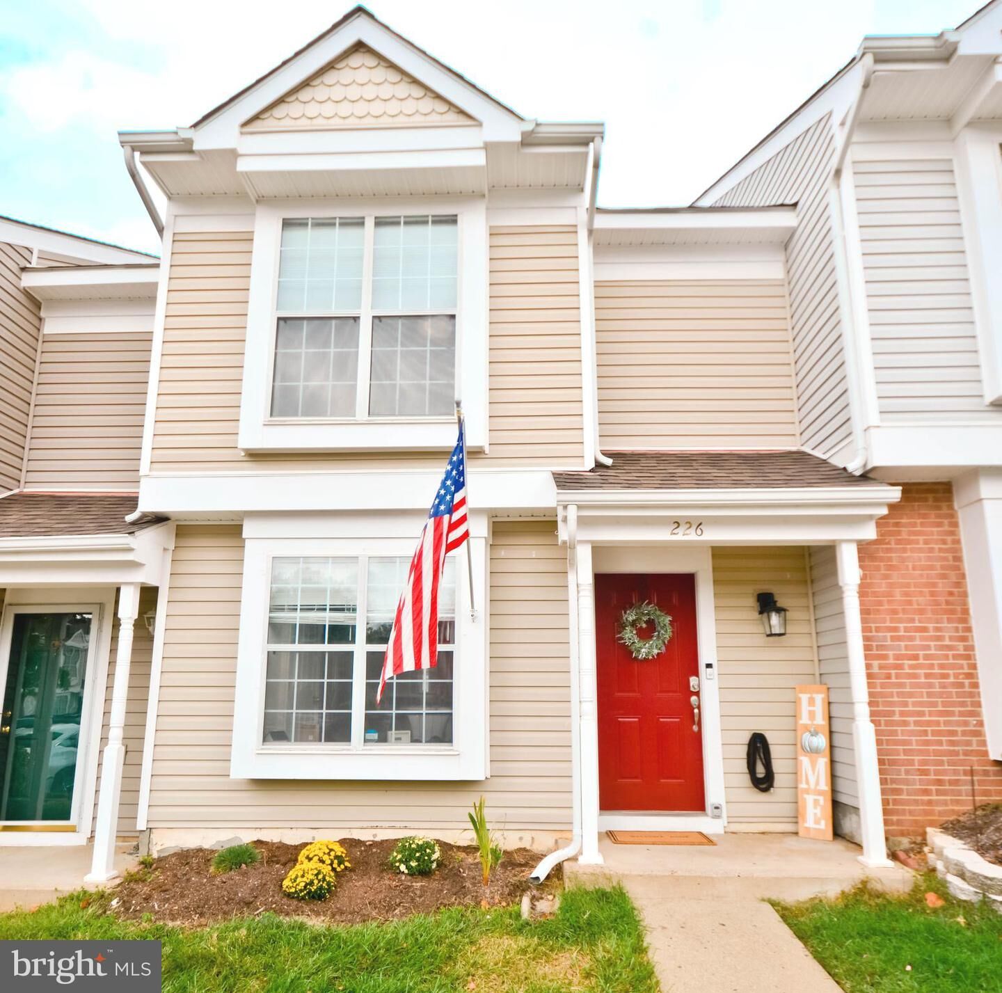 Property Photo:  226 Saint Johns Square  VA 20164 