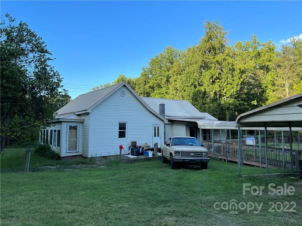 Property Photo:  1656 Cherryville Road  NC 28021 