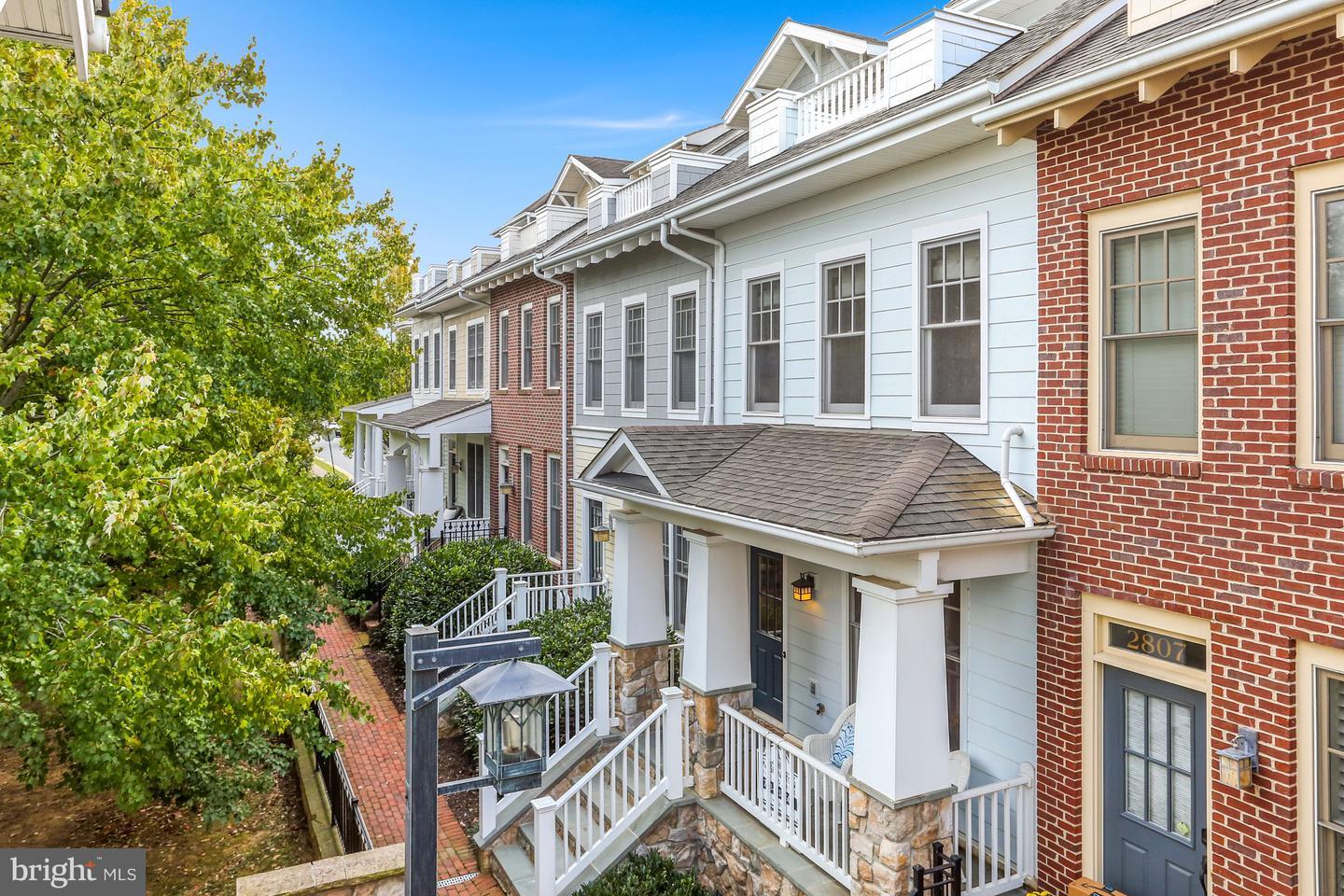 Property Photo: 2809 11th Street N VA 22201