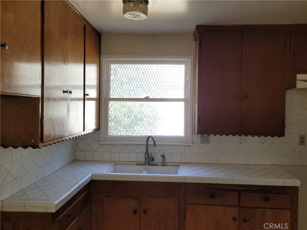 Property Photo:  1106 W 127th Street  CA 90222 