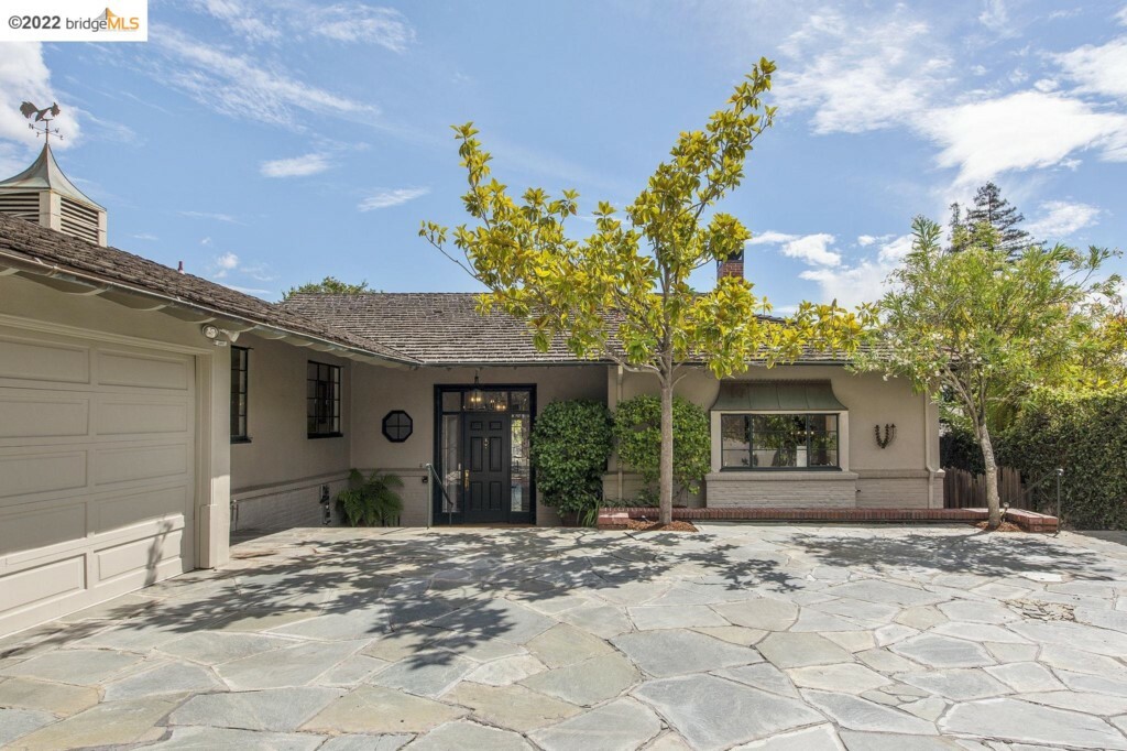 Property Photo:  174 Indian Rd  CA 94610 