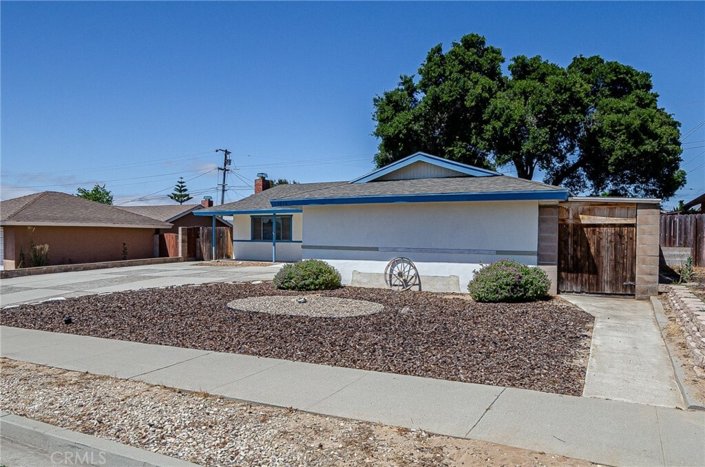 Property Photo: 3950 Agena Way CA 93436