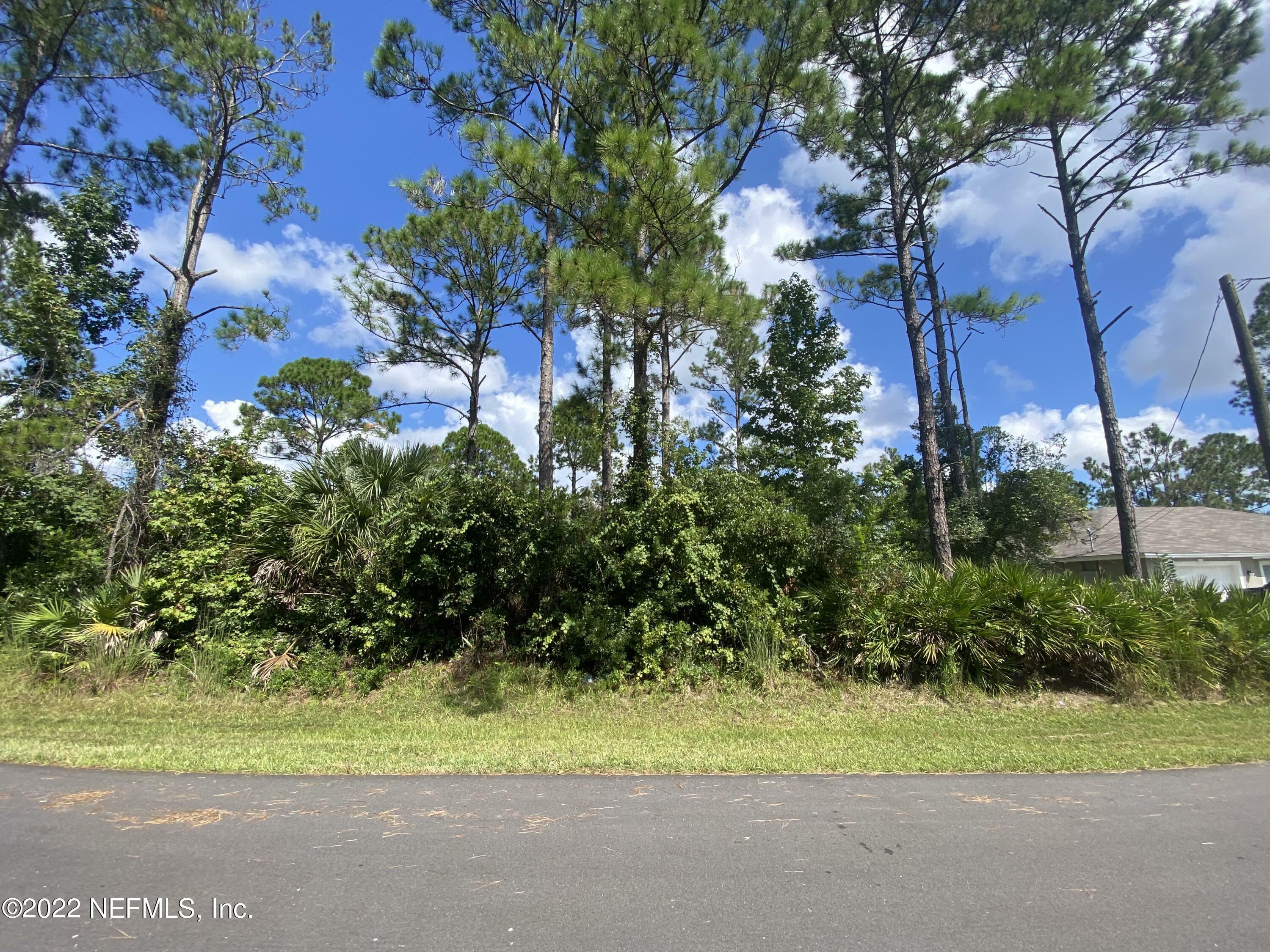 Property Photo:  8 Sleigh Bell Place  FL 32164 
