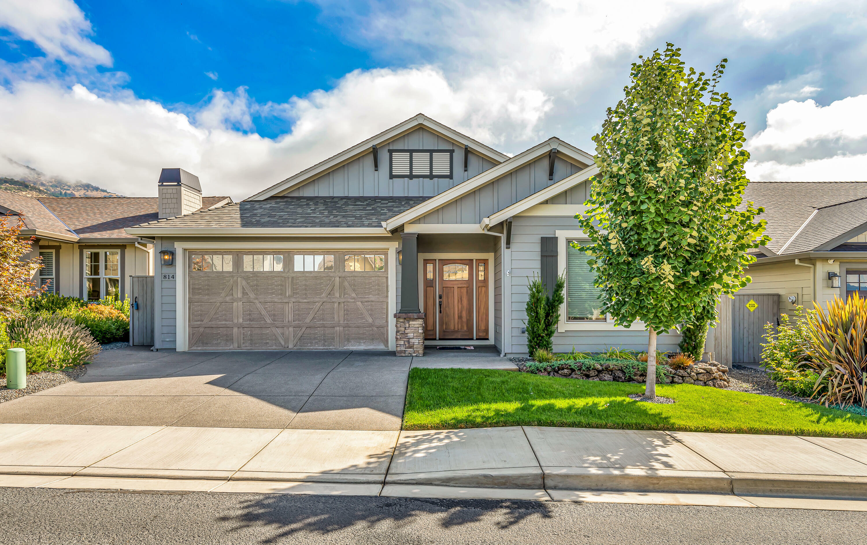 Property Photo: 814 Sonoma Court OR 97504