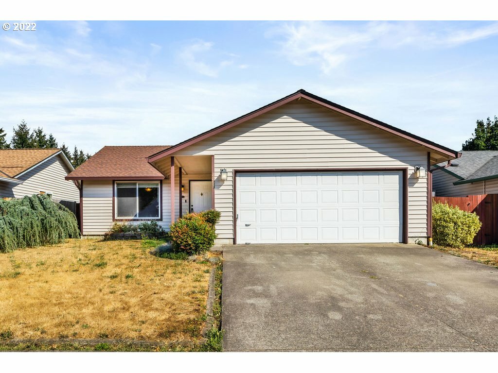 Property Photo:  2207 NE 170th Ave  WA 98684 