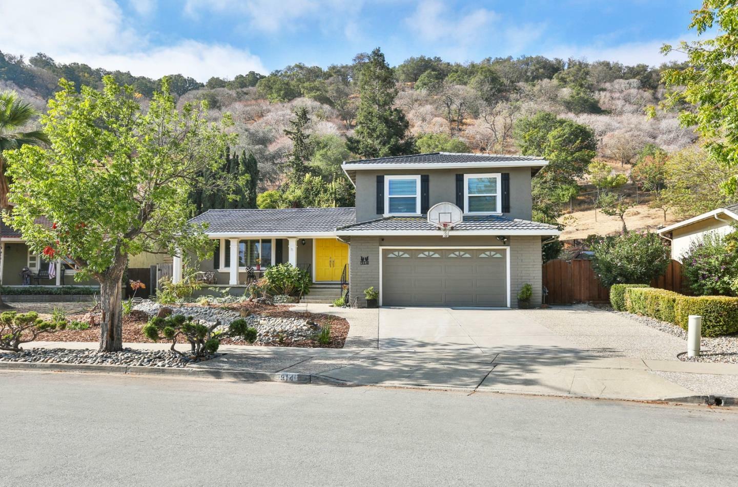 Property Photo:  914 Foothill Drive  CA 95123 