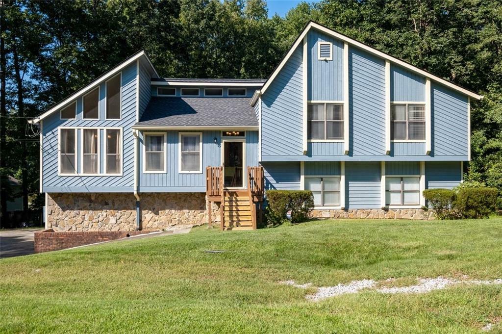 Property Photo: 1983 Oakleaf Lane GA 30122