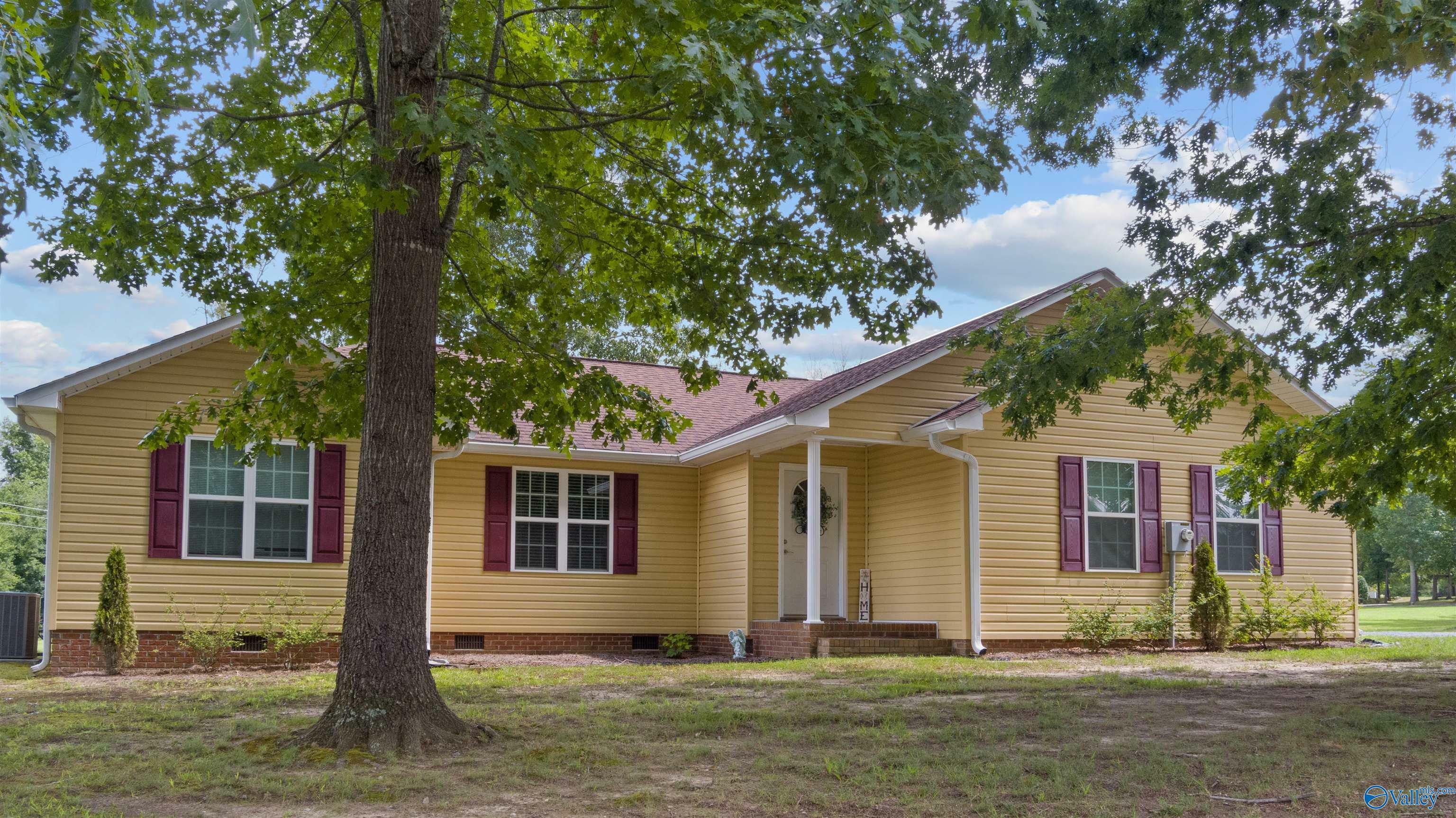 Property Photo: 132 Vfw Road AL 35986