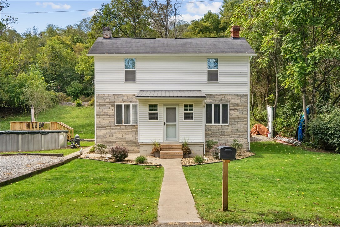 Property Photo:  996 Main St  PA 15429 