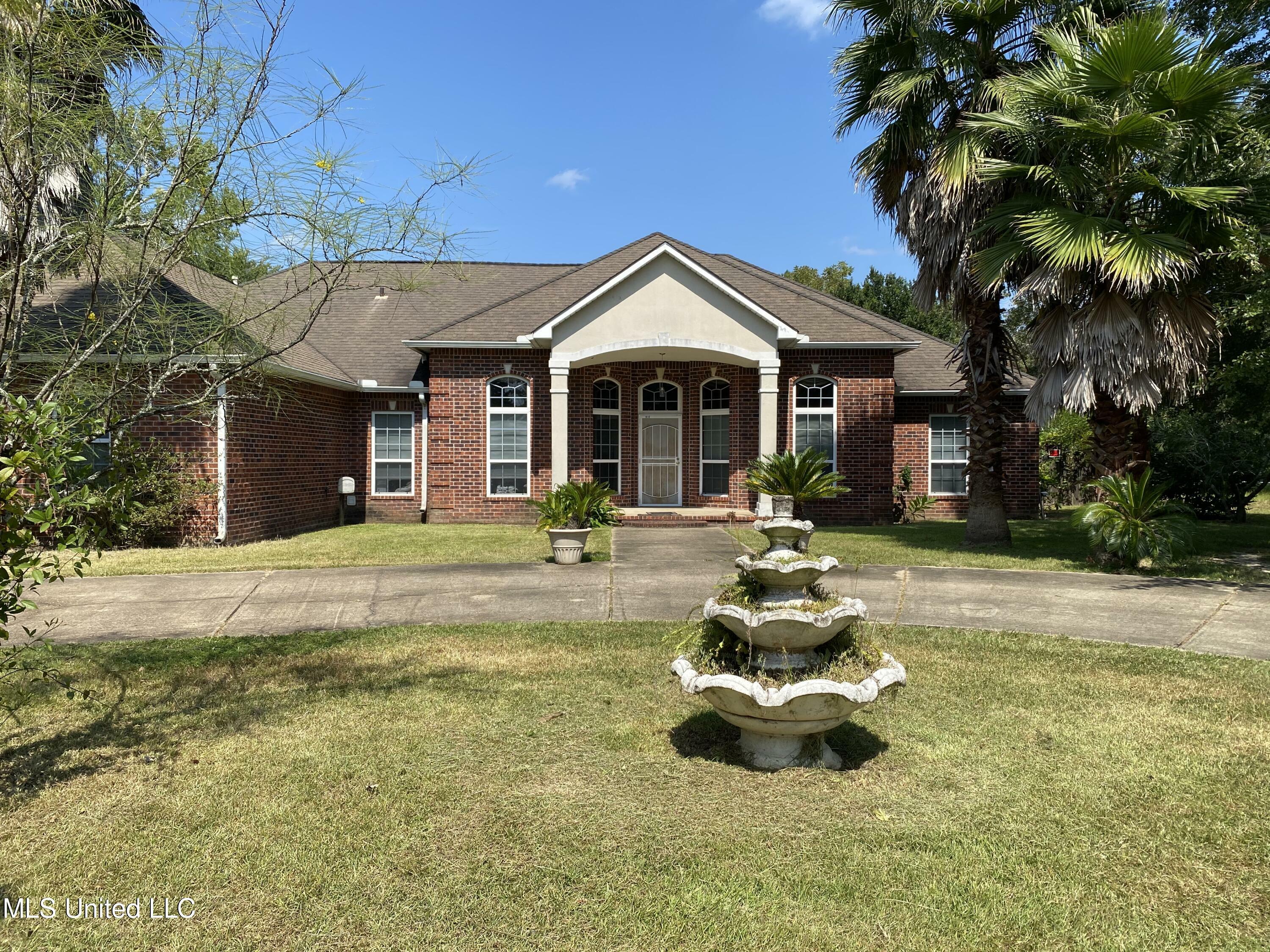 Property Photo:  1810 Brookside Drive  MS 39553 