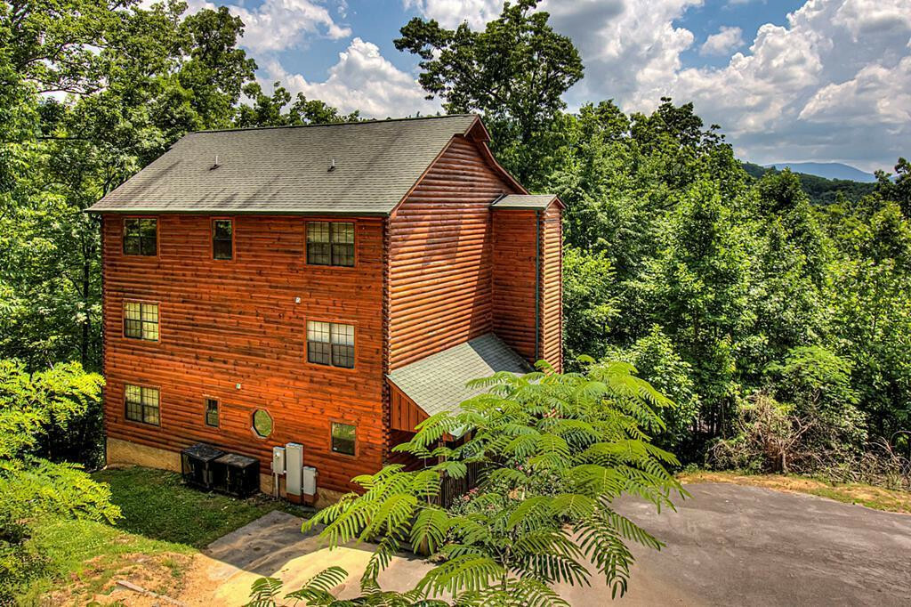 Property Photo:  1508 Chipmunk Way  TN 37862 