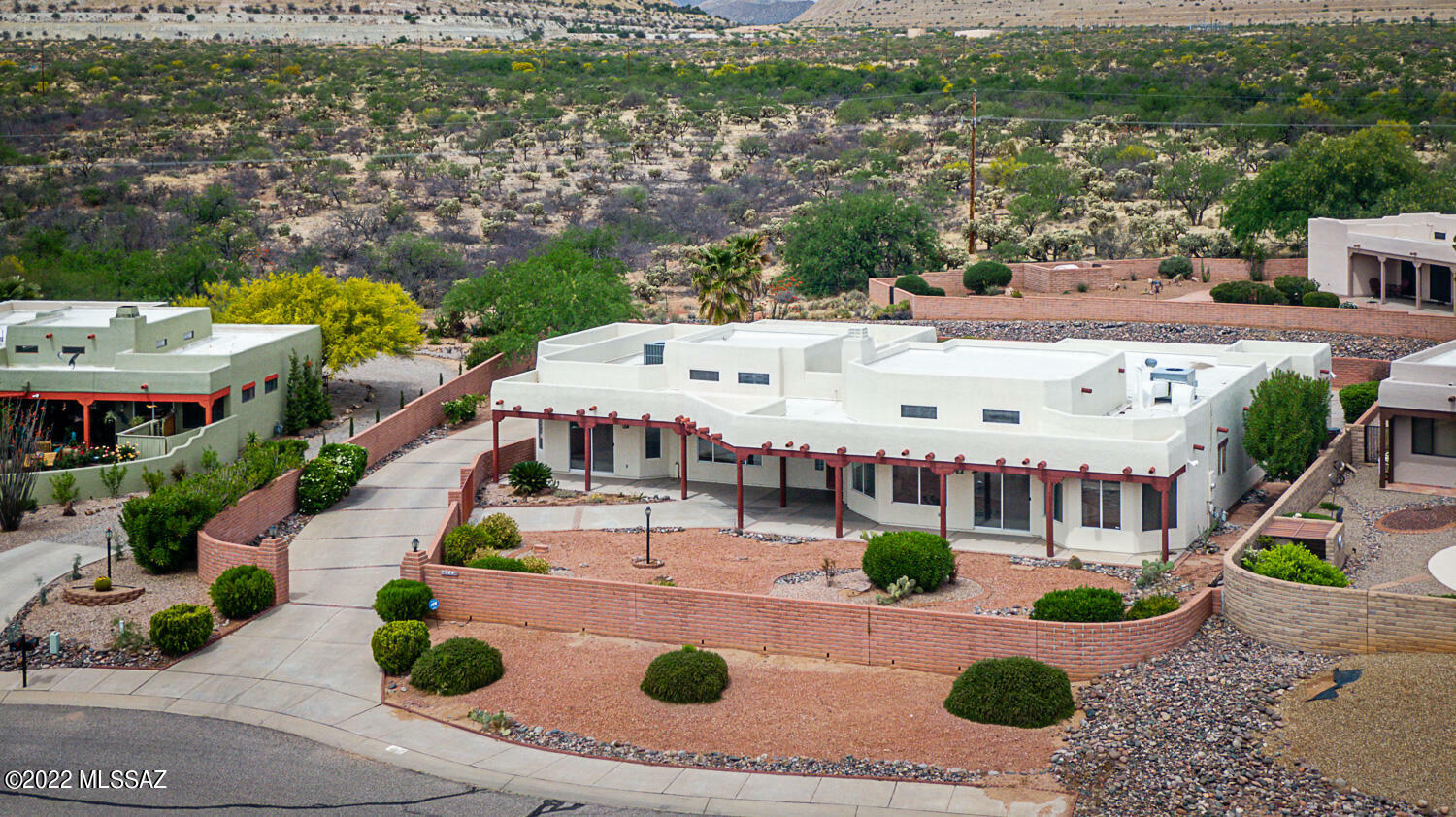 Property Photo: 1160 W Calle De Emilia AZ 85614