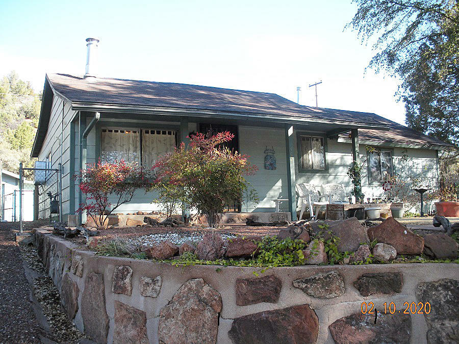 Property Photo:  402 W Frontier Street  AZ 85541 