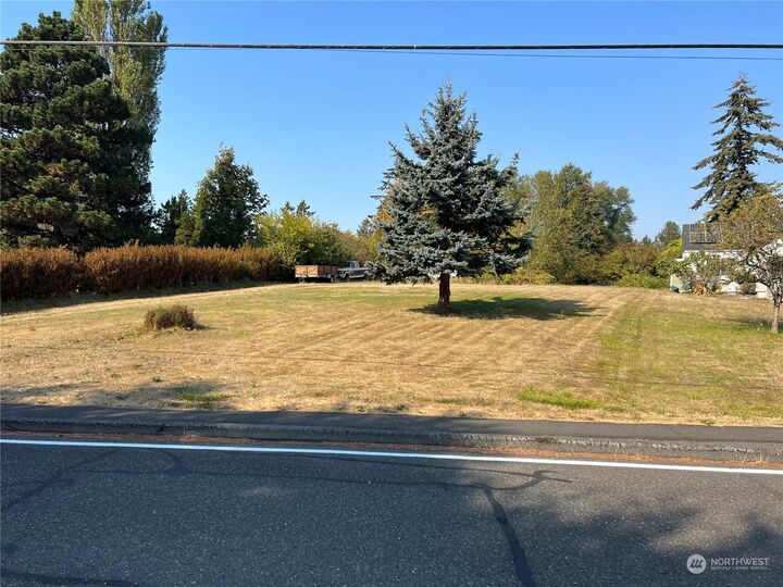 Property Photo:  3108 Birchwood Avenue  WA 98225 