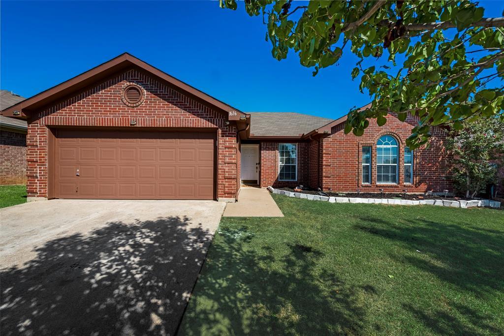 Property Photo: 1616 Ocean Drive TX 76063
