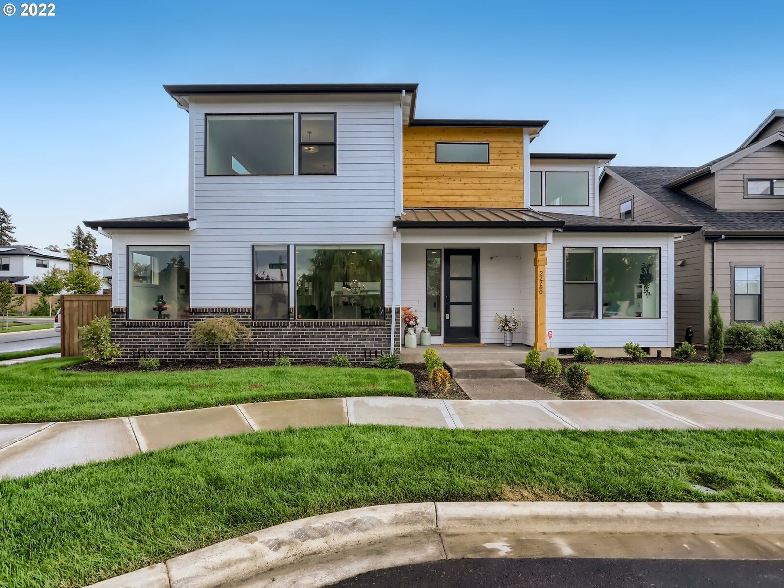 Property Photo: 27750 SW Willow Creek Dr OR 97070