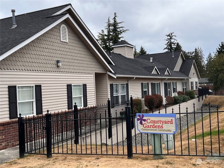 Property Photo: 325 N Laventure B WA 98273