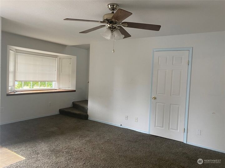 Property Photo:  910 S Silver Street  WA 98531 