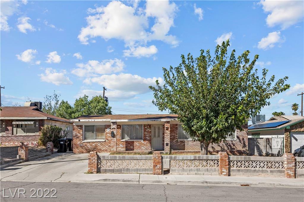 Property Photo:  412 Rossmoyne Avenue  NV 89030 