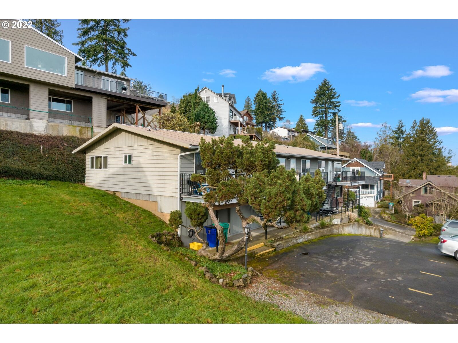 Property Photo: 412 S Miles St OR 97219