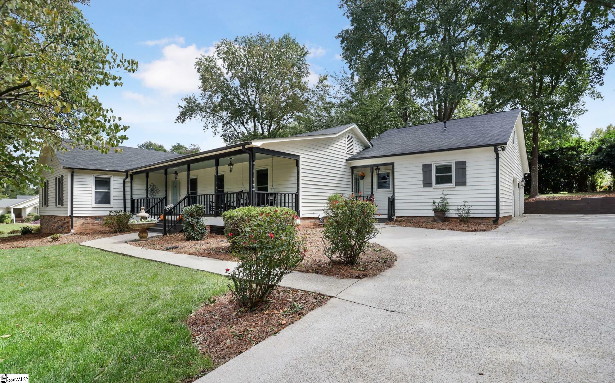 Property Photo:  203 Oakfern Drive  SC 29681 