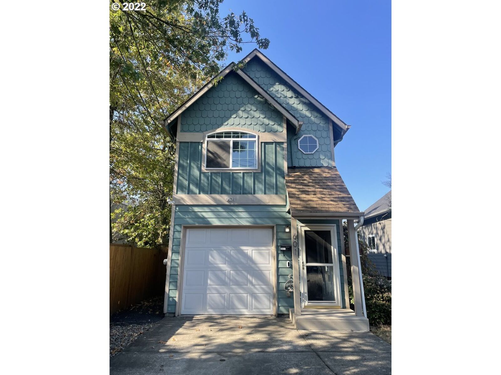 Property Photo: 601 NE 74th Ave OR 97213