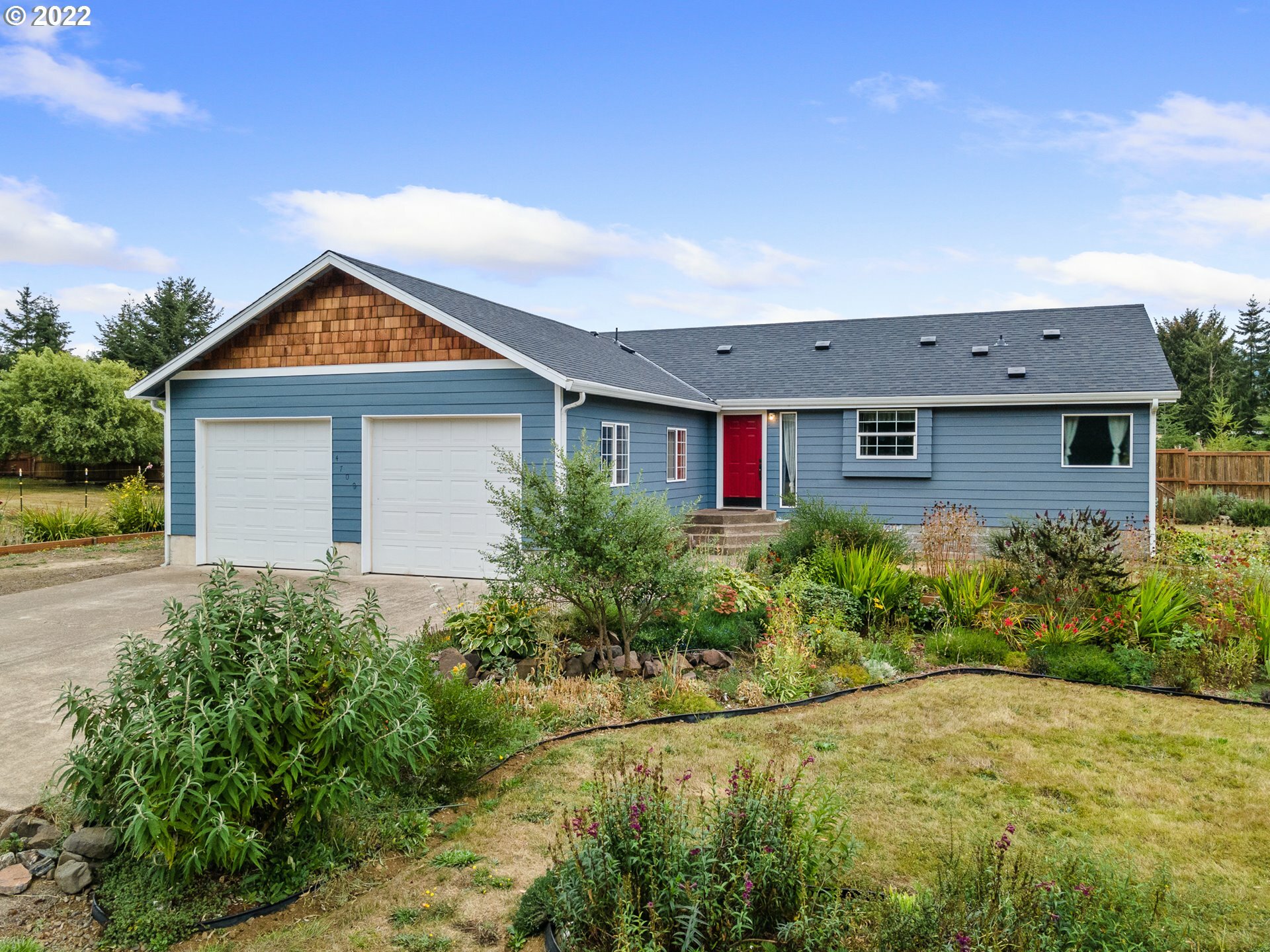 Property Photo: 4700 Brickyard Rd OR 97141