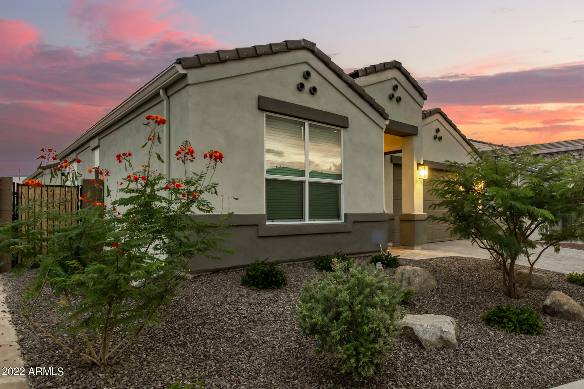 Property Photo:  2123 E Questa Drive  AZ 85024 