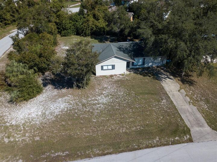 Property Photo:  576 Tradewinds Drive  FL 32738 