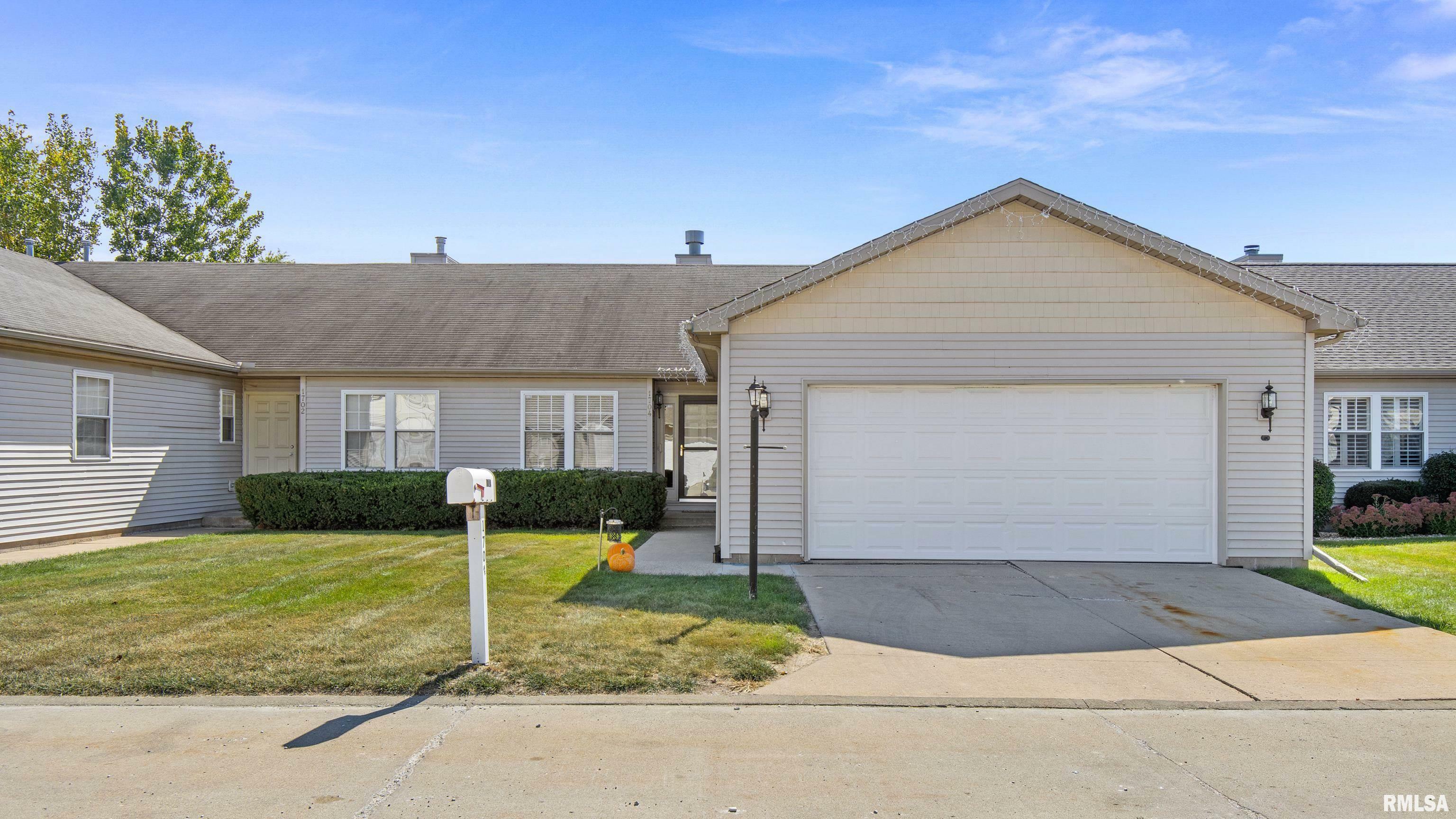 Property Photo:  1704 W Sunflower  IL 61525 