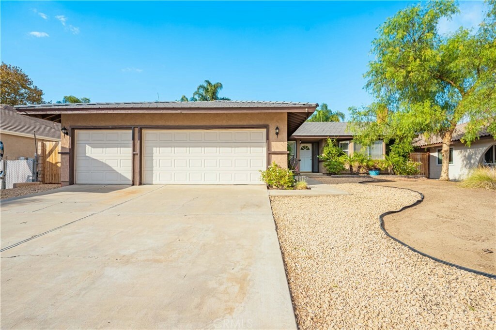 Property Photo:  23636 Canyon Lake Drive N  CA 92587 