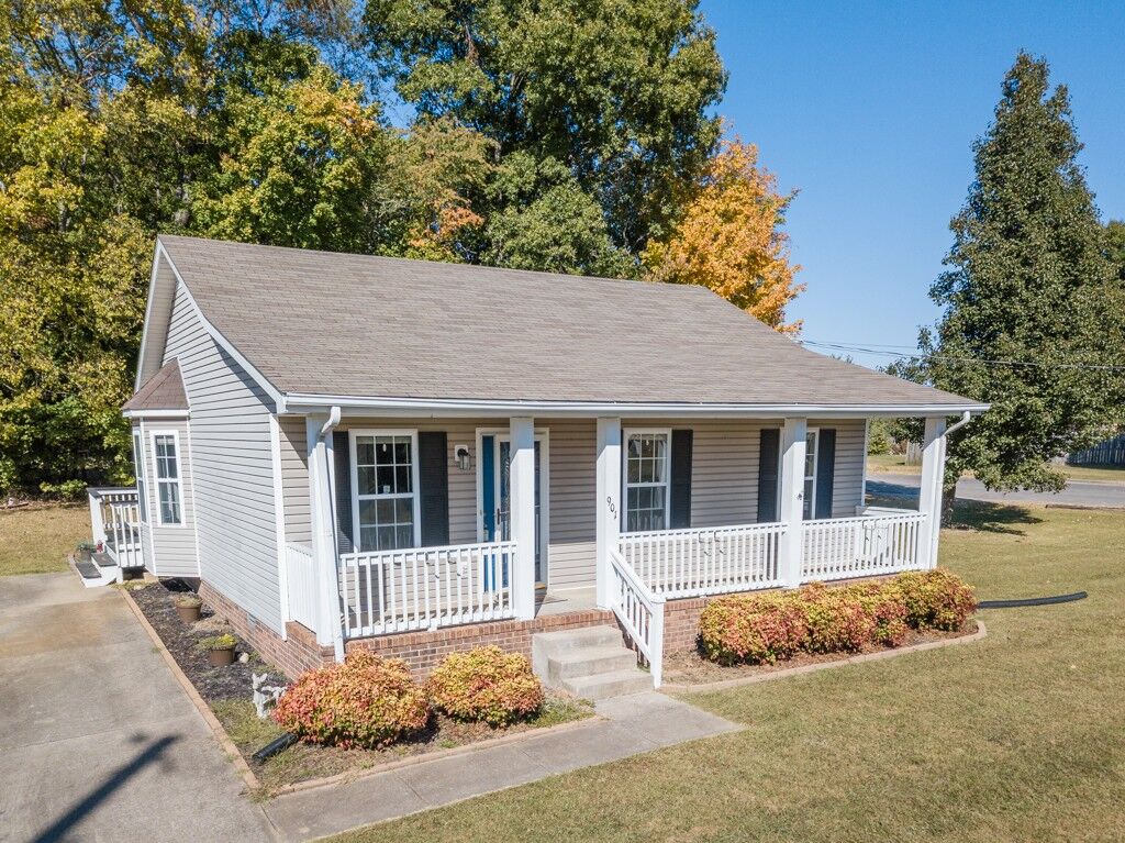 Property Photo: 901 Granny White Rd TN 37040