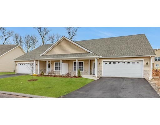 Property Photo: 29 Lodge Ln 29 MA 01095