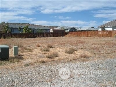 Property Photo:  607 Persimmon Lane  WA 98841 