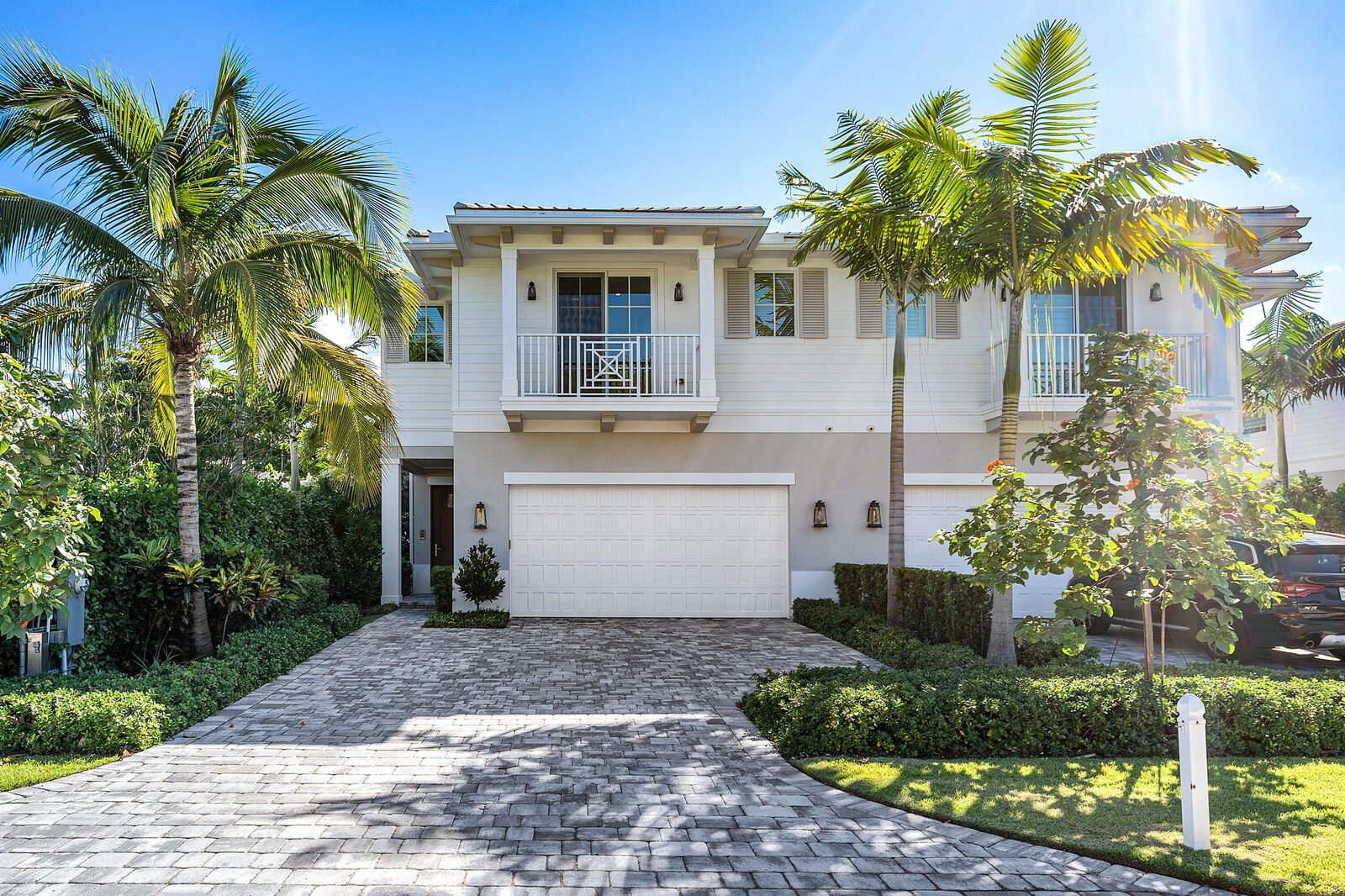 Property Photo:  446 NE Wavecrest Way  FL 33432 