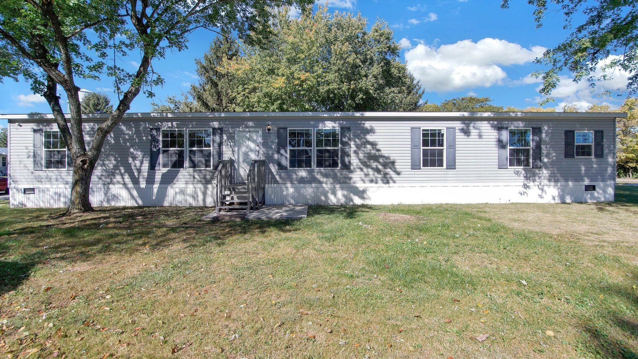 Property Photo: 70 Knollwood Court OH 43103