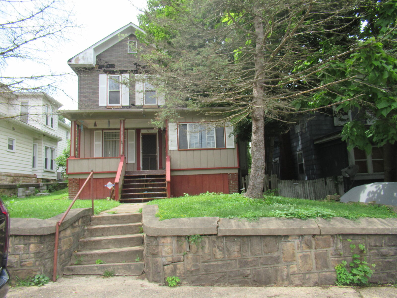 Property Photo:  321 Madison St  WV 25880 