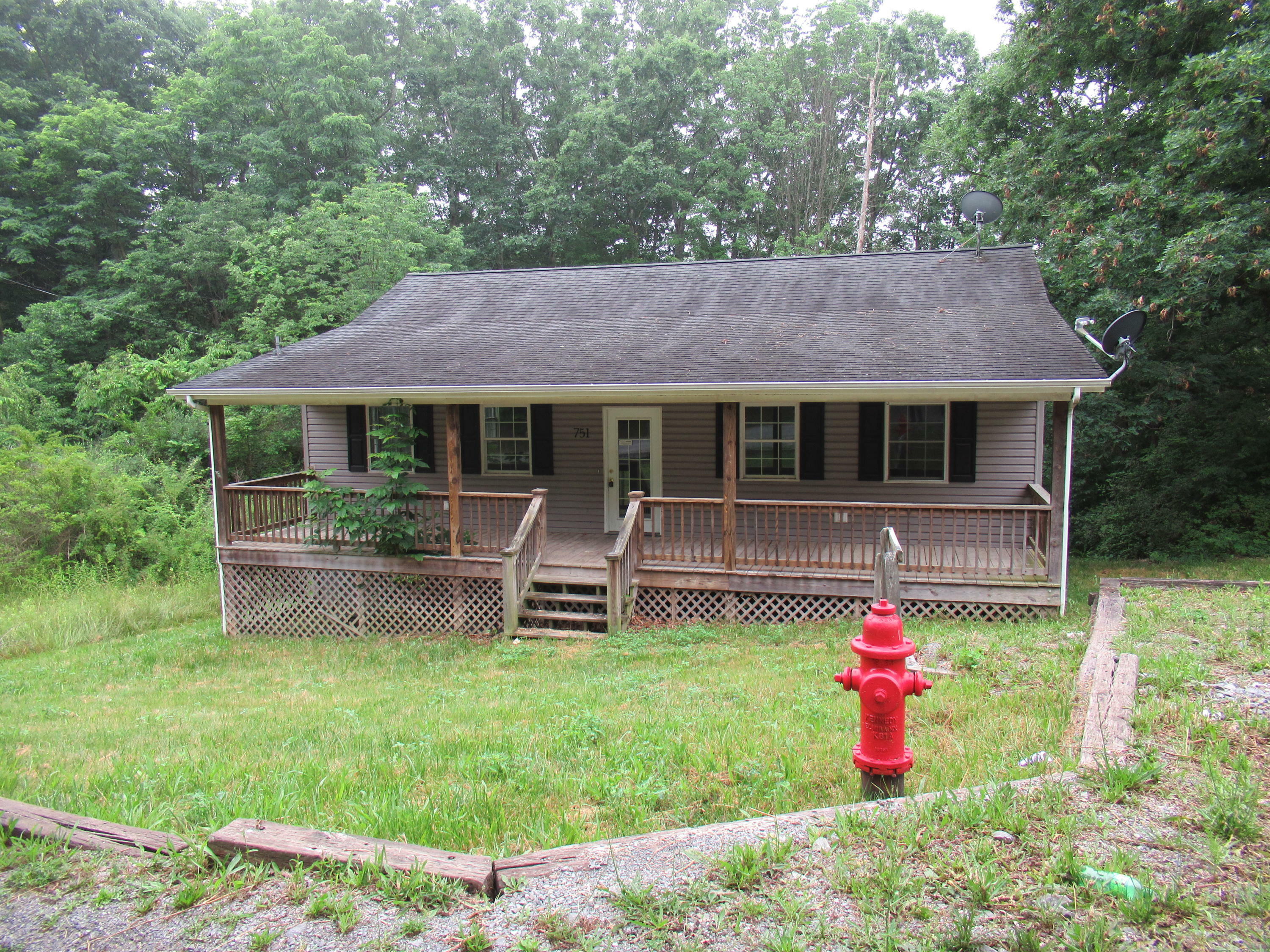 Property Photo: 751 Wildwood Ave WV 24901