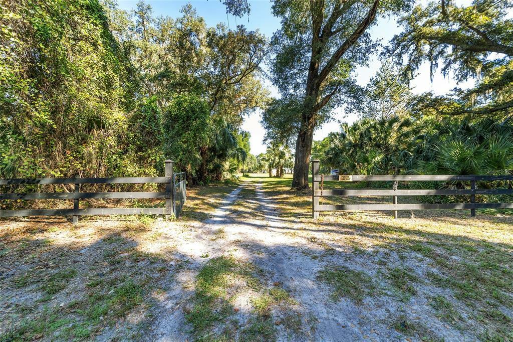 Property Photo:  9487 SE 177th Court  FL 32179 