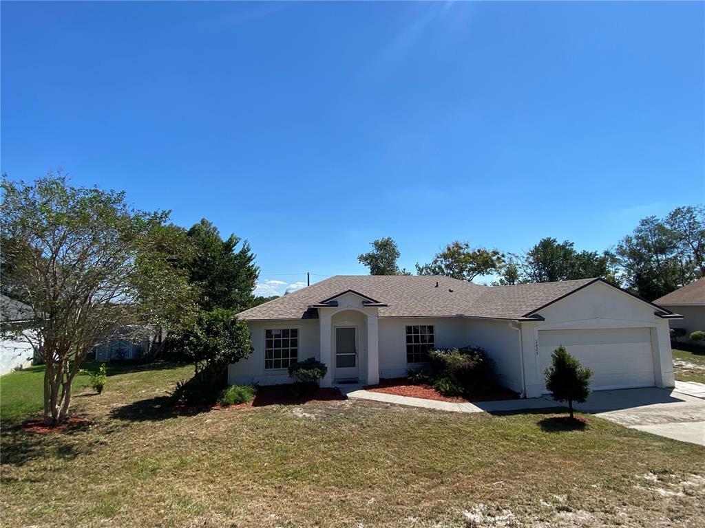 Property Photo: 2025 E Prairie Circle FL 32725